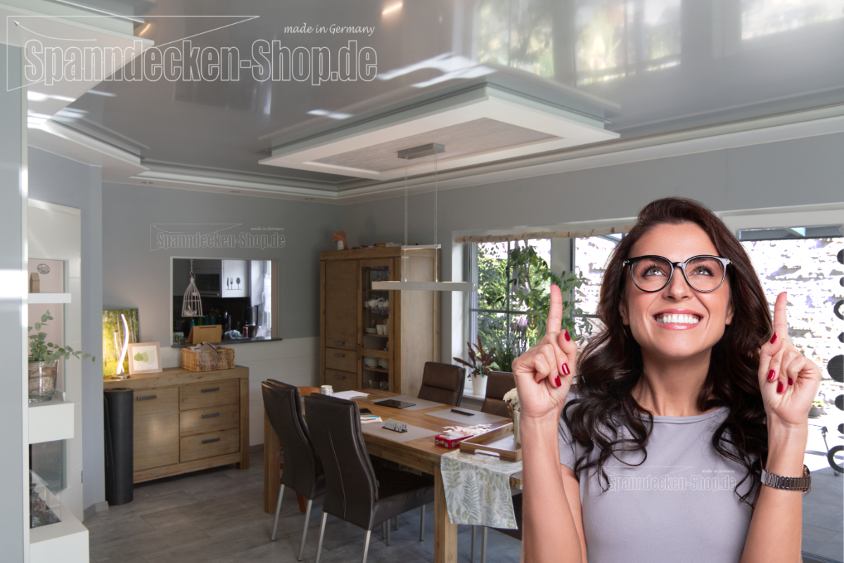 Spanndecke Hochglanz in moderner Küche - stilvolle Deckenlösung für eine ansprechende Wohnraumgestaltung